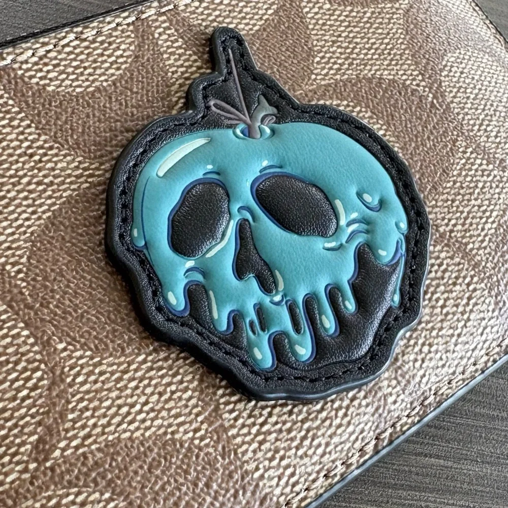 Coach Disney Poison Apple Signature Wallet - Limited Edition Zip Card Case - Picture 4 of 7